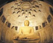 Ostasien, Korea und Japan: Von Morgenstille zu Morgenrte - Bronzene Buddha-Statue